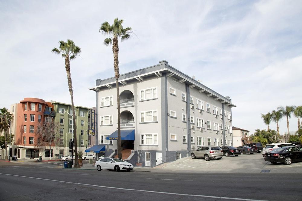 Harborview Inn & Suites-Convention Center-Airport-Gaslamp-Seaworld-Zoo-Balboa Park San Diego Exterior photo