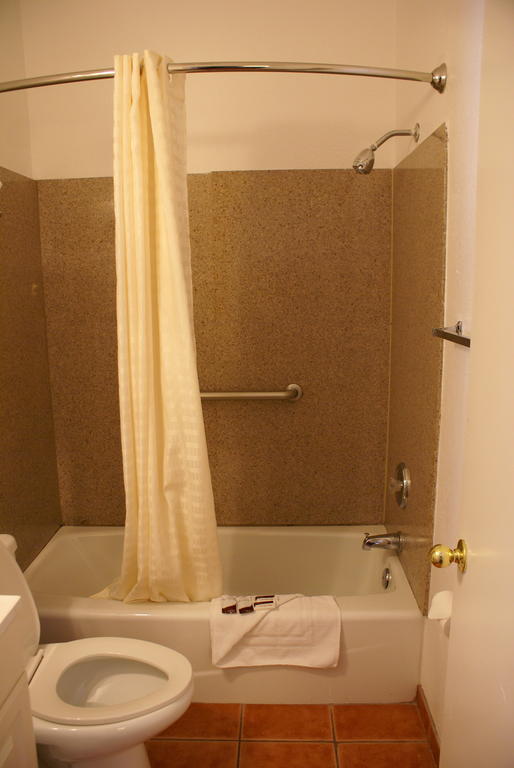 Harborview Inn & Suites-Convention Center-Airport-Gaslamp-Seaworld-Zoo-Balboa Park San Diego Exterior photo
