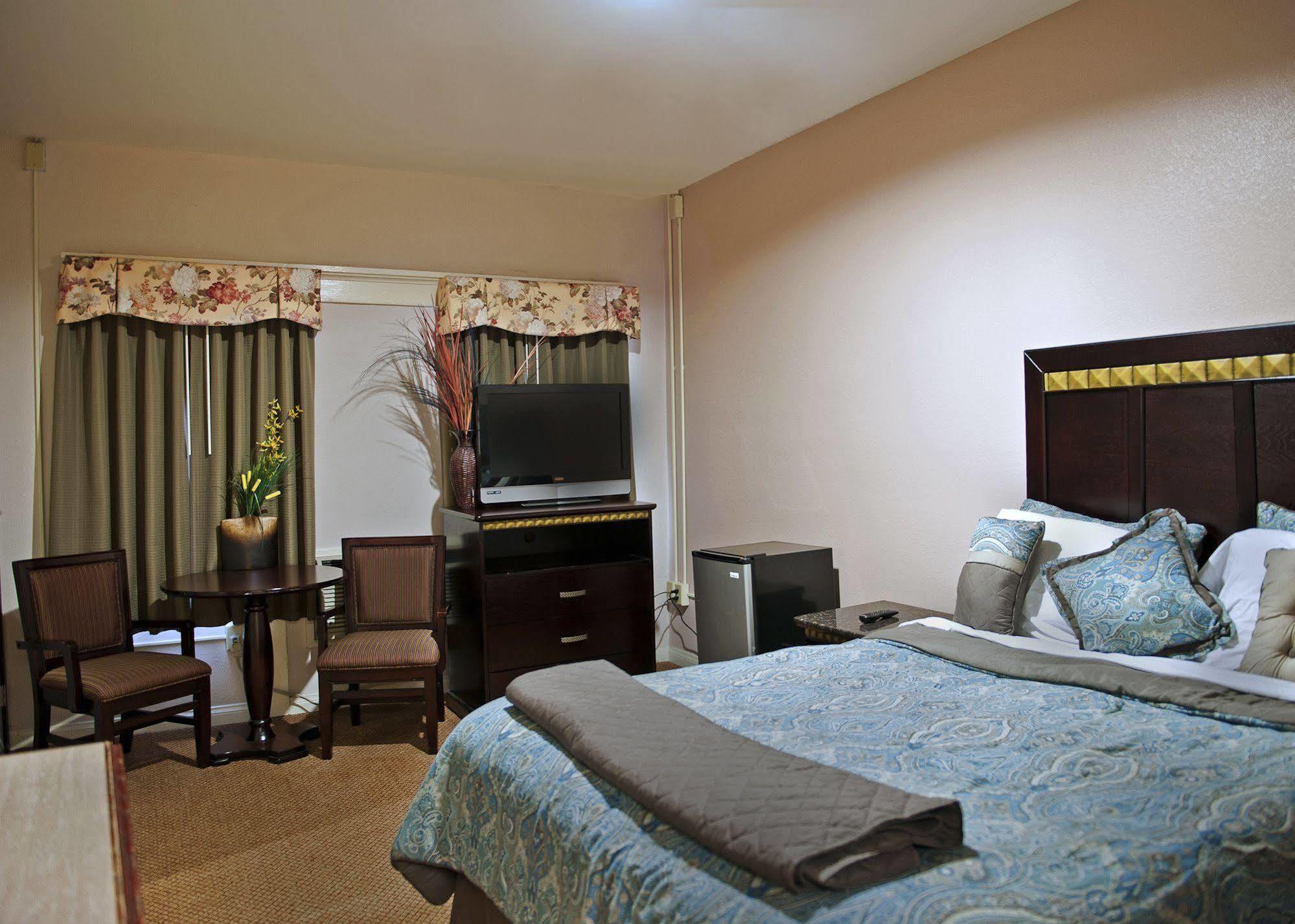 Harborview Inn & Suites-Convention Center-Airport-Gaslamp-Seaworld-Zoo-Balboa Park San Diego Exterior photo